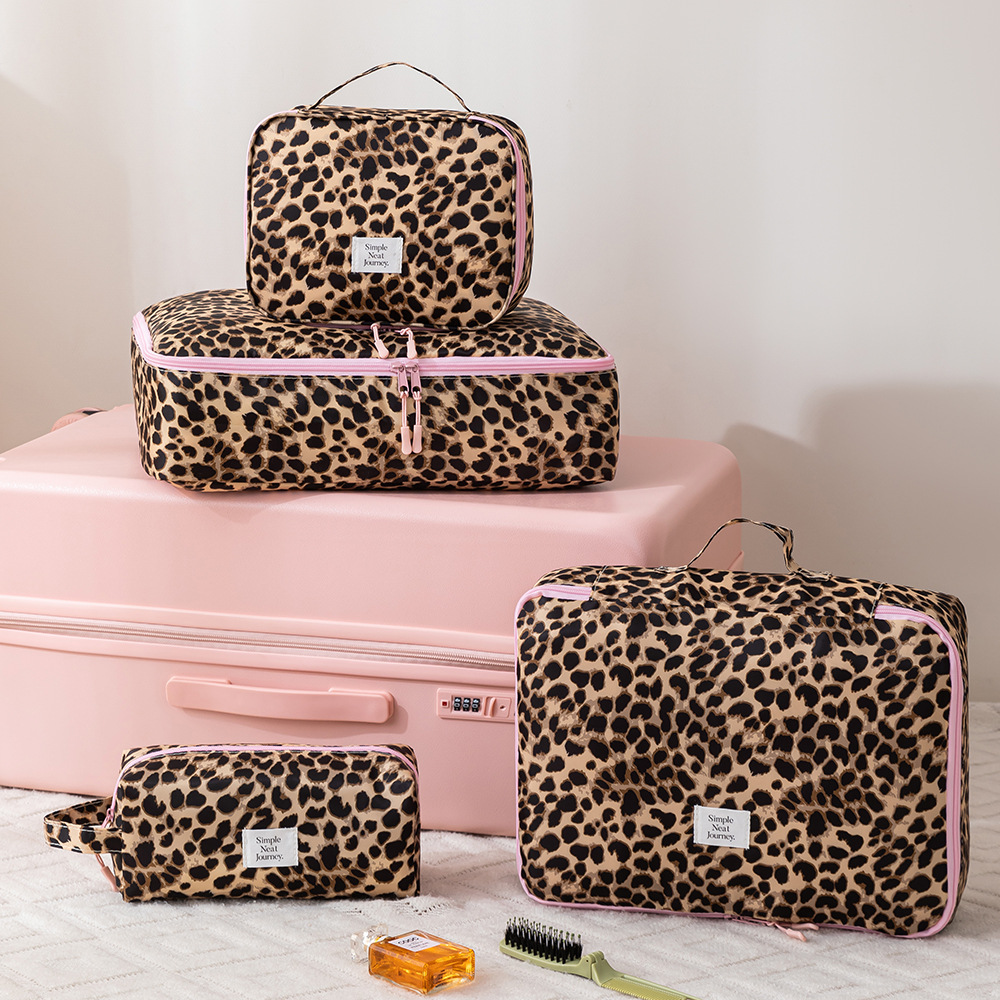 Kosmetyczka w panterkę, organi – Women Accessories Business recenzja i cena