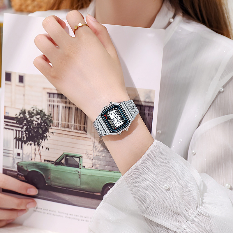 Zegarek LED ze stali nierdzewn – Women Accessories Display recenzja i cena