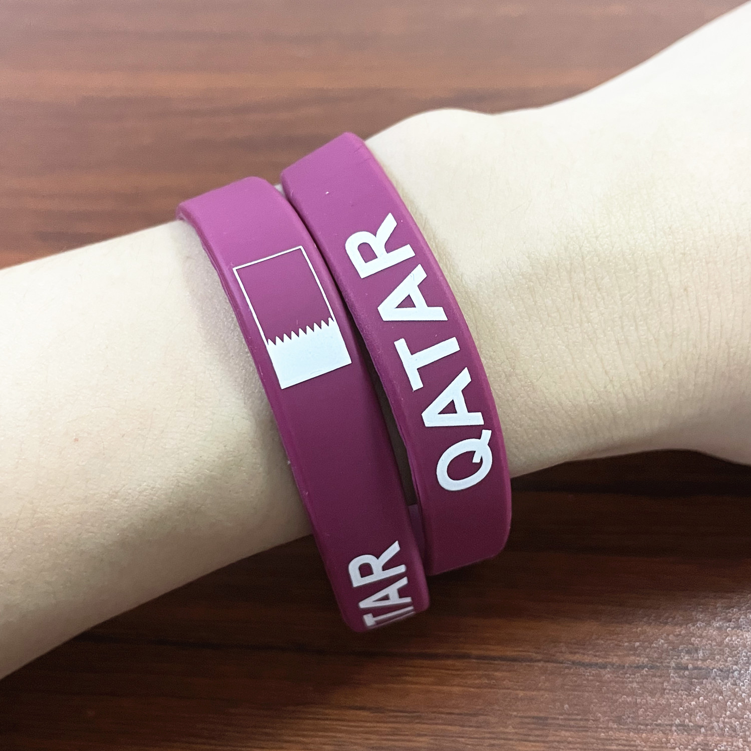 2pcs Qatar Flag Silicone Brace – Women Accessories Qatar recenzja i cena