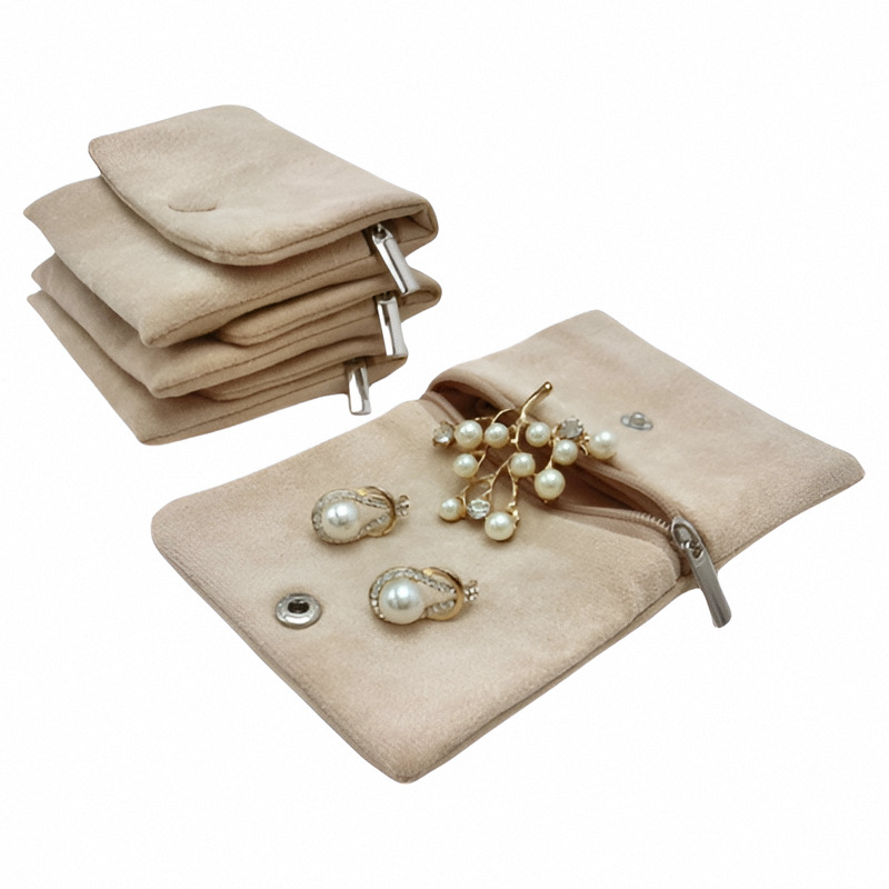 Aksamitne etui na biżuterię z  – Women Accessories Display recenzja i cena